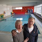 Elisabeth und Joachim Seegers vom Lions Club Hannover-Tiergarten organisieren diese Schwimmkurs-Activity