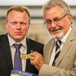 Dr. Dieter Albacht übergibt Olaf Bödecker die Präsidentschaft